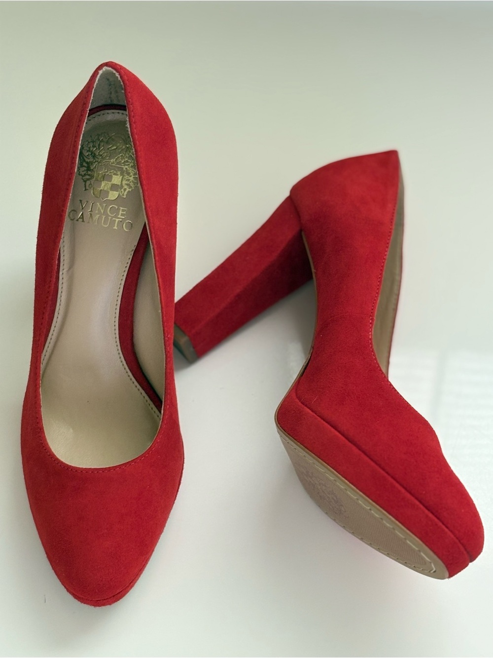 NWOB Vince Camuto Red Suede Platform Pump 4” Heels Shoes Size 7.5M /39